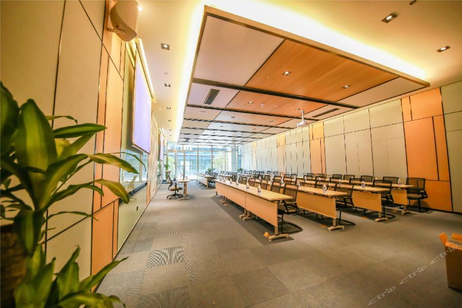 南京仙林大学城生创园亚朵酒店 南靖县 外观 照片